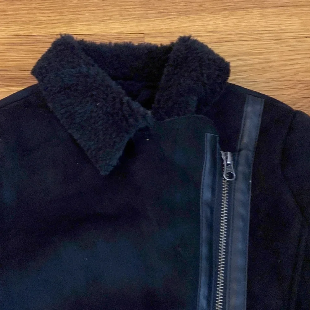 Children’s Place Girl’s Black Fur Lined Jacket Size M